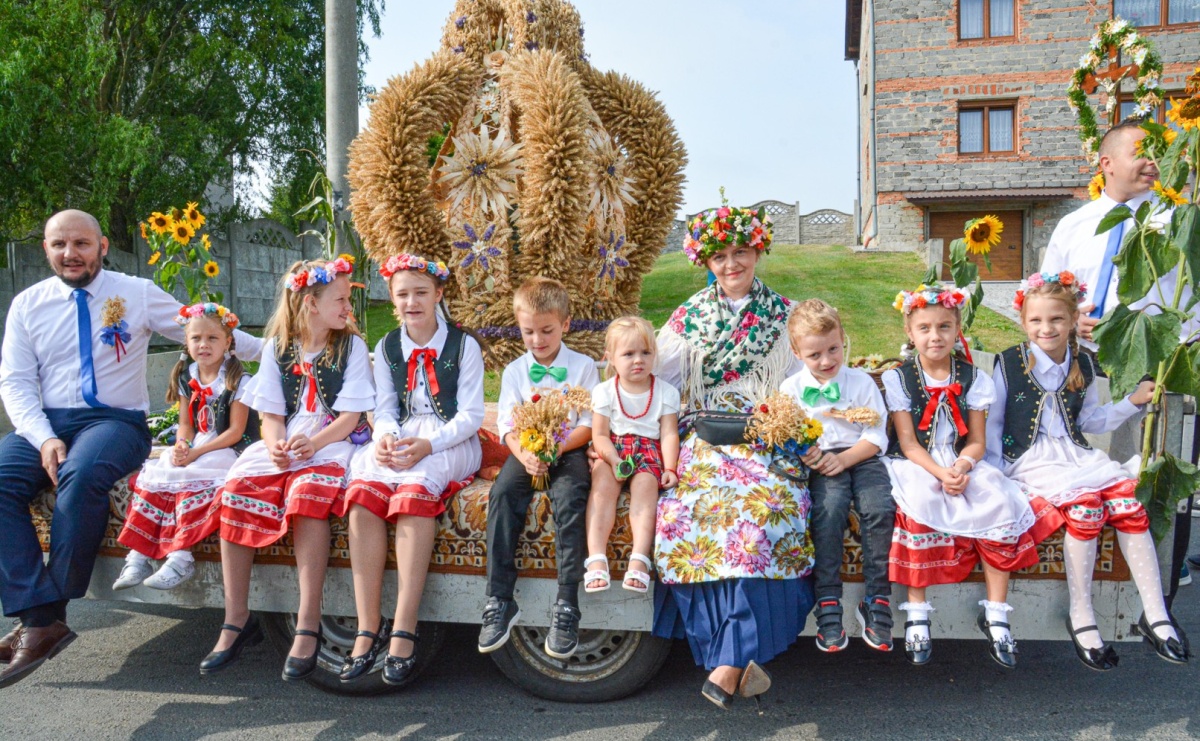 Dożynki w parafii Łubowice. Gospodarzem Ligota Książęca - Serwis informacyjny z Raciborza - naszraciborz.pl