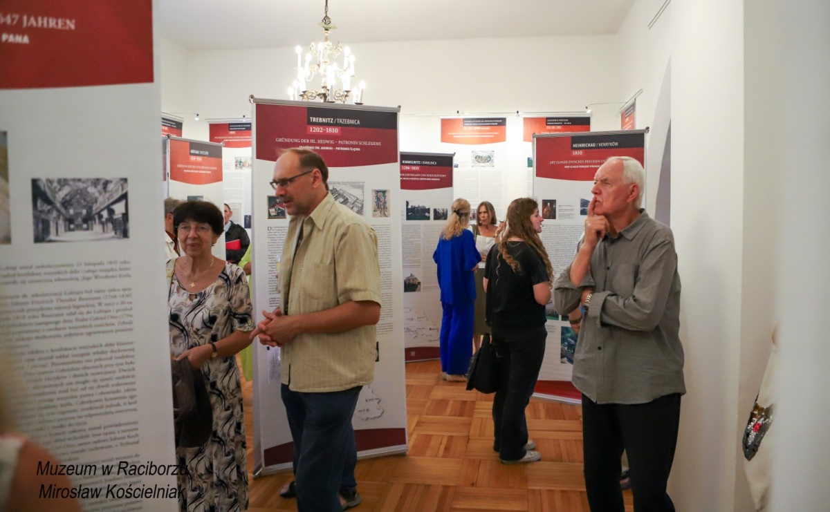Zmierzch klasztorów. W Muzeum otwarto nową wystawę - Serwis informacyjny z Raciborza - naszraciborz.pl
