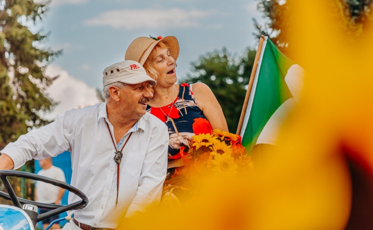 Podróż w przeszłość mechanizacji rolnictwa. Dożynki sołecko-parafialne w Gamowie - Serwis informacyjny z Raciborza - naszraciborz.pl