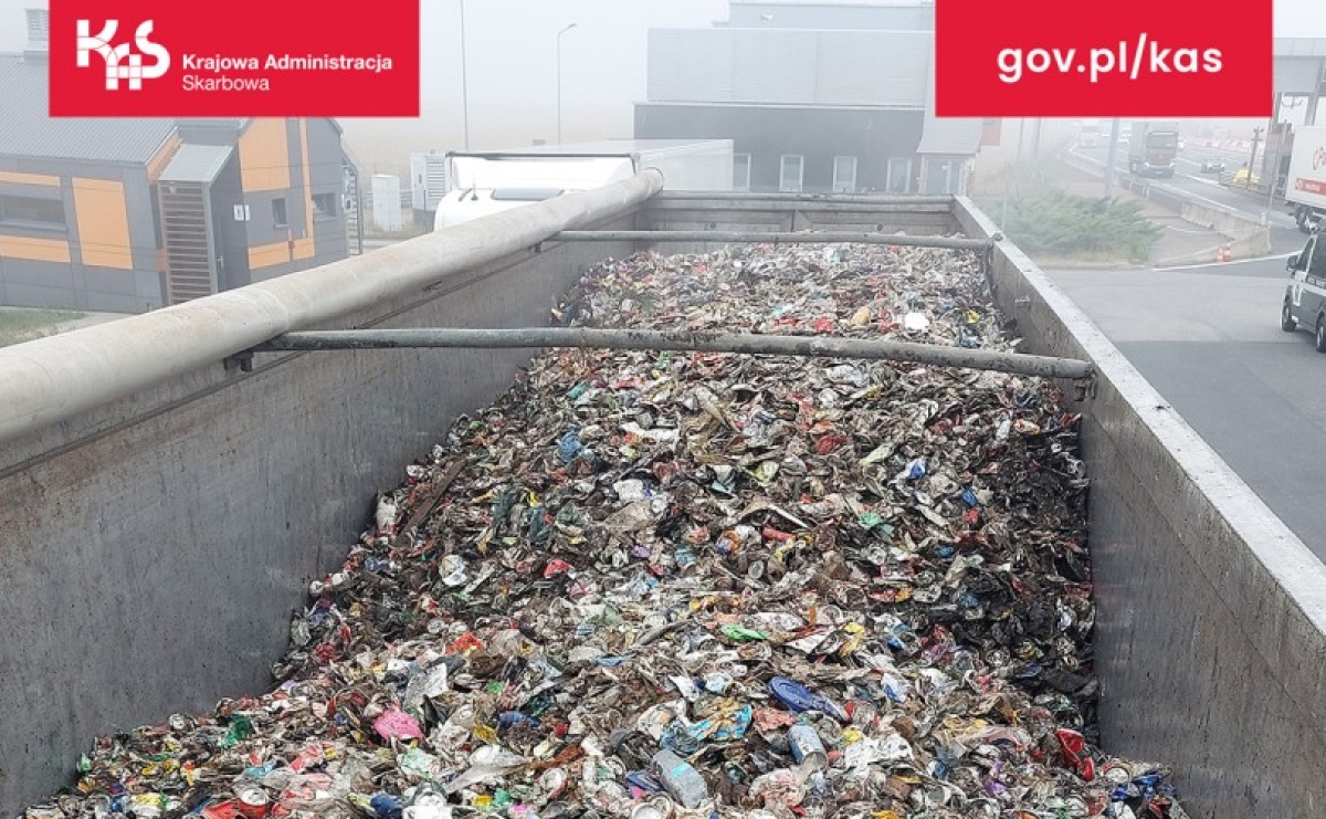 Miszmasz odpadów na A4. KAS zatrzymała nielegalny transport z Niemiec - Serwis informacyjny z Raciborza - naszraciborz.pl