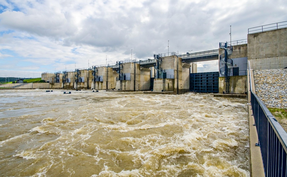 Uderzy w nas ściana deszczu. Czym to grozi? - Serwis informacyjny z Raciborza - naszraciborz.pl