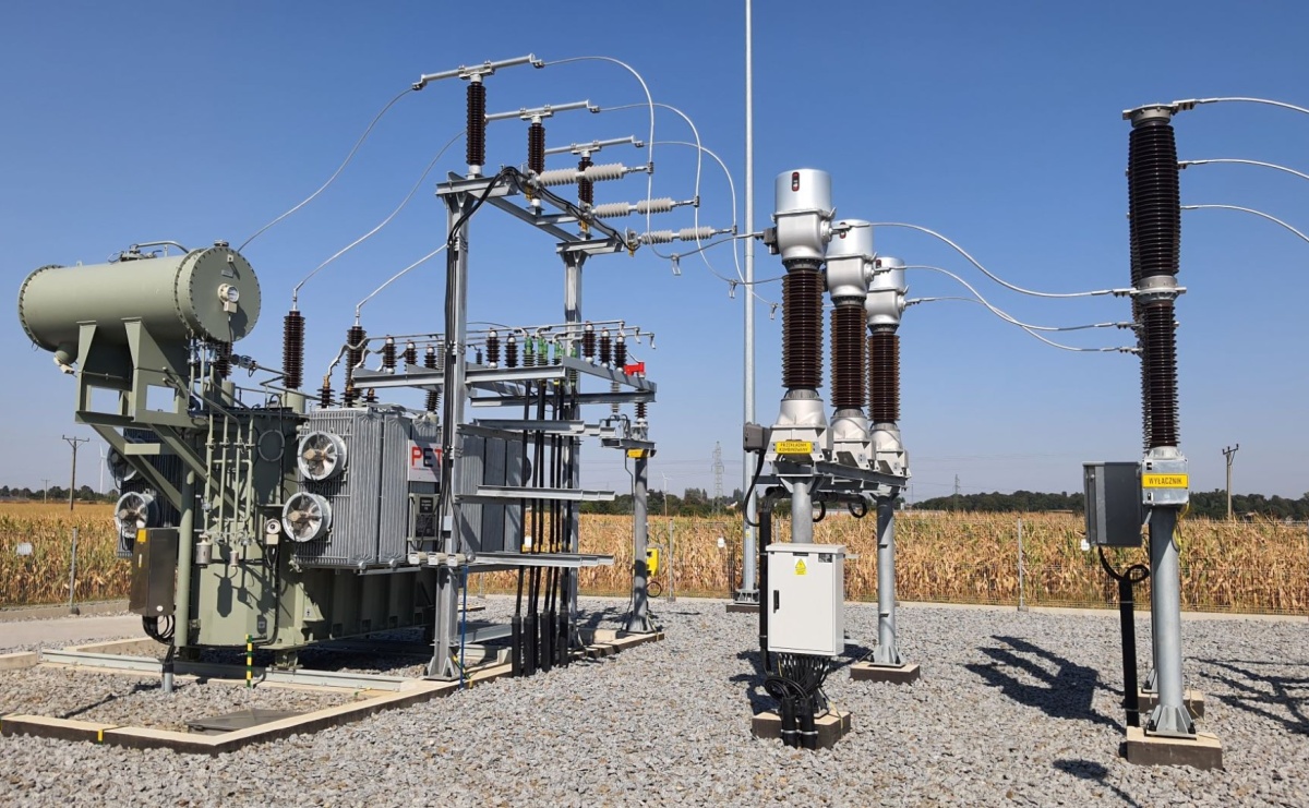 Do wiatraków na farmie Racibórz popłynął prąd. To ważny etap inwestycji przed produkcją zielonej energii - Serwis informacyjny z Raciborza - naszraciborz.pl