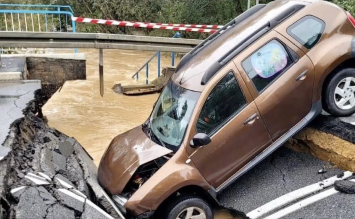 Zerwany most na trasie Racibórz-Opole - Serwis informacyjny z Raciborza - naszraciborz.pl