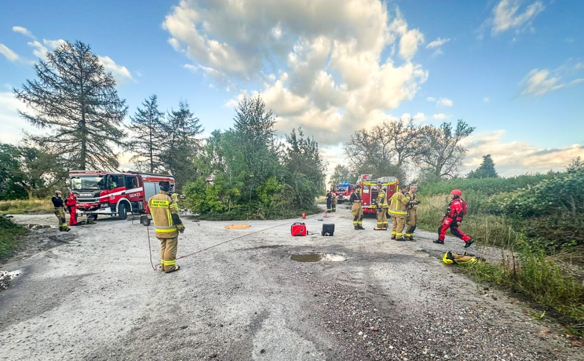 Trzy osoby ewakuowane z czaszy zbiornika Racibórz. Ich samochód zalała woda - Serwis informacyjny z Raciborza - naszraciborz.pl