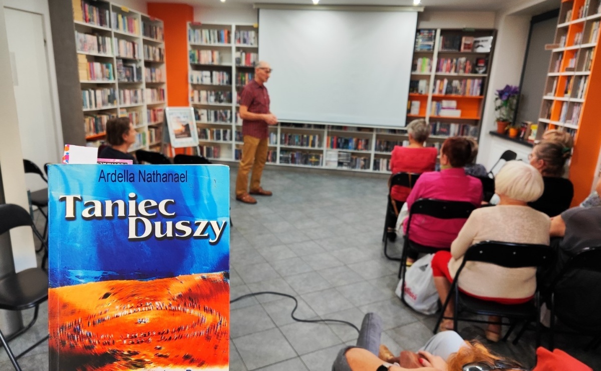 Tylko spokój! Warsztaty PanEuRytmii w bibliotece na Ostrogu - Serwis informacyjny z Raciborza - naszraciborz.pl