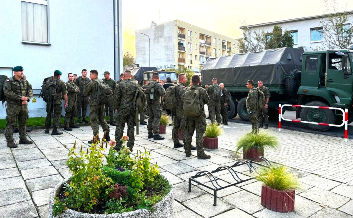 Nie ma wojny, jest sprzątanie. 300 żołnierzy w Raciborzu [FOTO] - Serwis informacyjny z Raciborza - naszraciborz.pl
