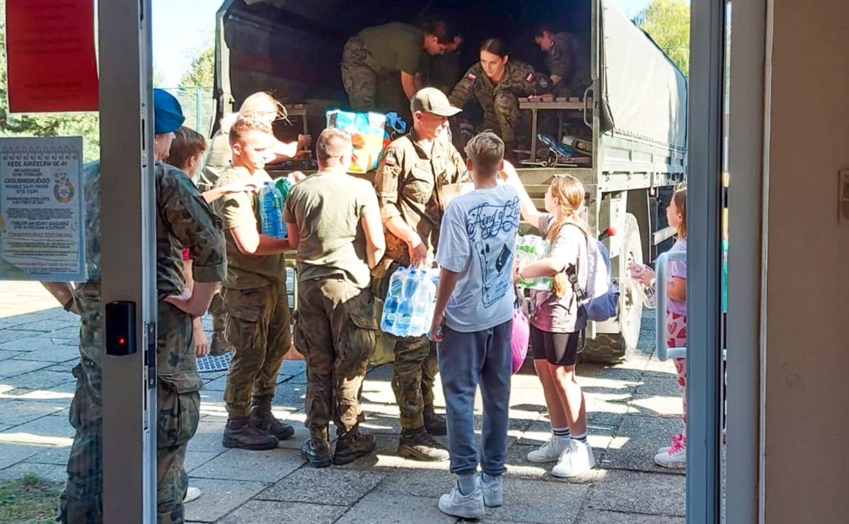 Raciborska 15-tka stała się centrum pomocy powodzianom - Serwis informacyjny z Raciborza - naszraciborz.pl