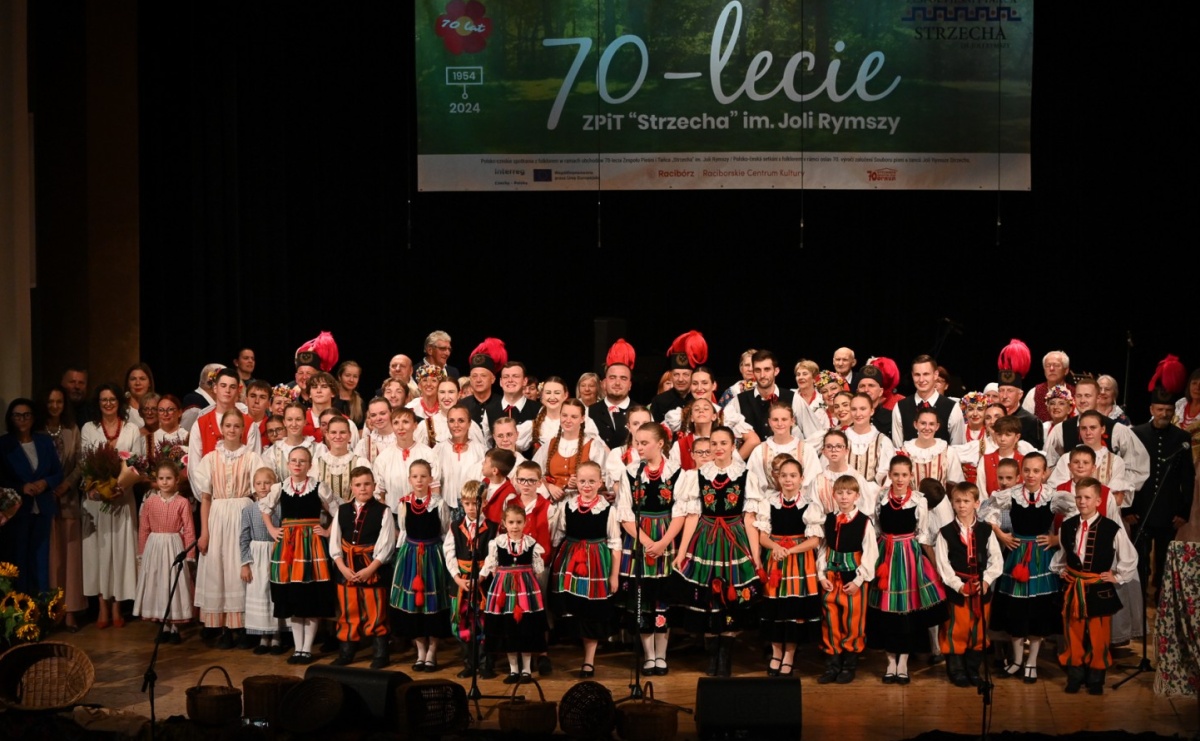 70. urodziny Zespołu Pieśni i Tańca Strzecha. Koncert jubileuszowy w RCK [FOTO i WIDEO] - Serwis informacyjny z Raciborza - naszraciborz.pl