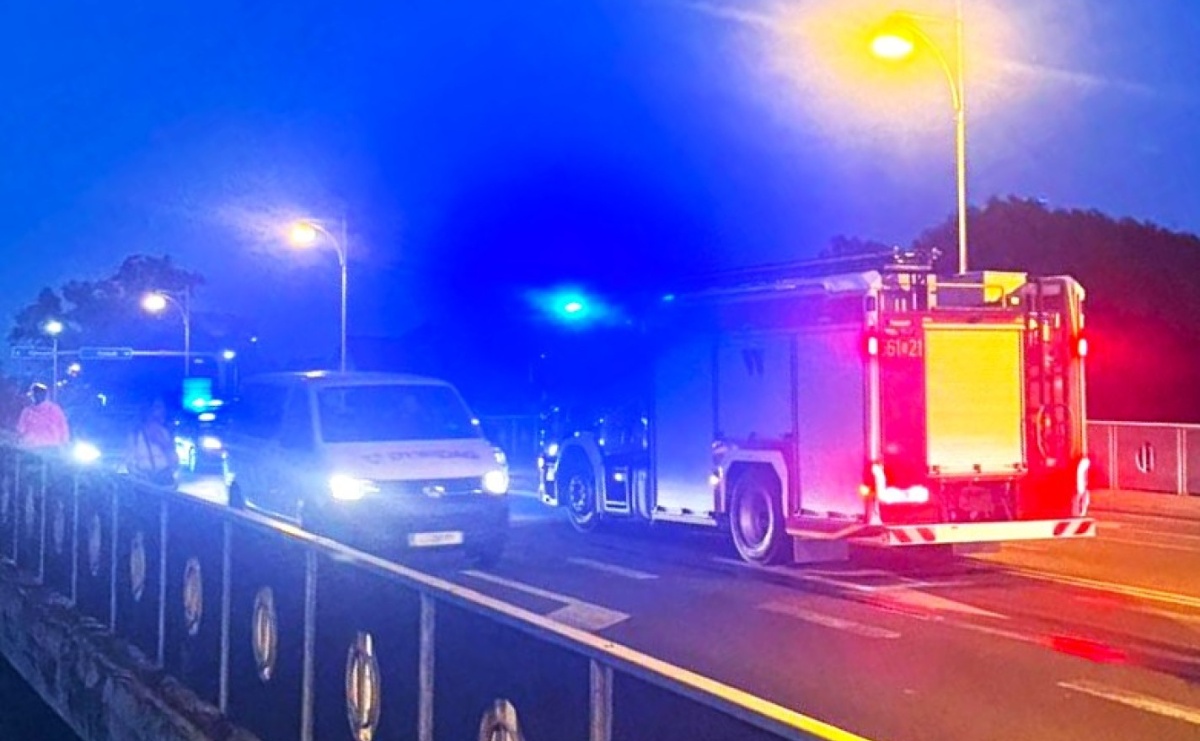 Passat wjechał w tył forda na moście zamkowym - Serwis informacyjny z Raciborza - naszraciborz.pl