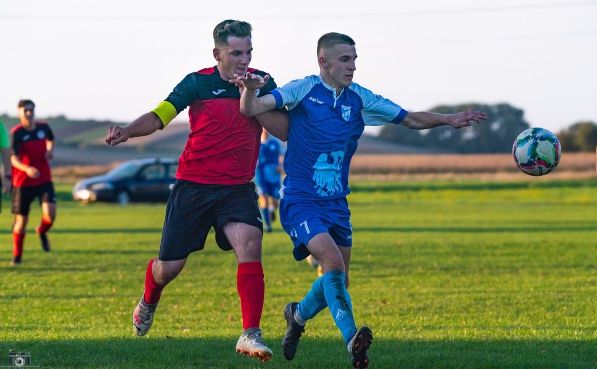 Unia zdeklasowała Grzegorzowice i zameldowała się w półfinale [FOTO] - Serwis informacyjny z Raciborza - naszraciborz.pl