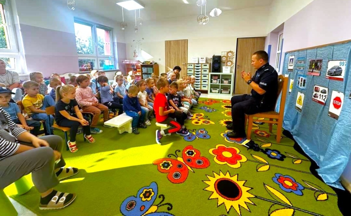 Dzielnicowi o bezpieczeństwie. Policyjne wizyty w Zabełkowie i Pietrowicach Wielkich - Serwis informacyjny z Raciborza - naszraciborz.pl