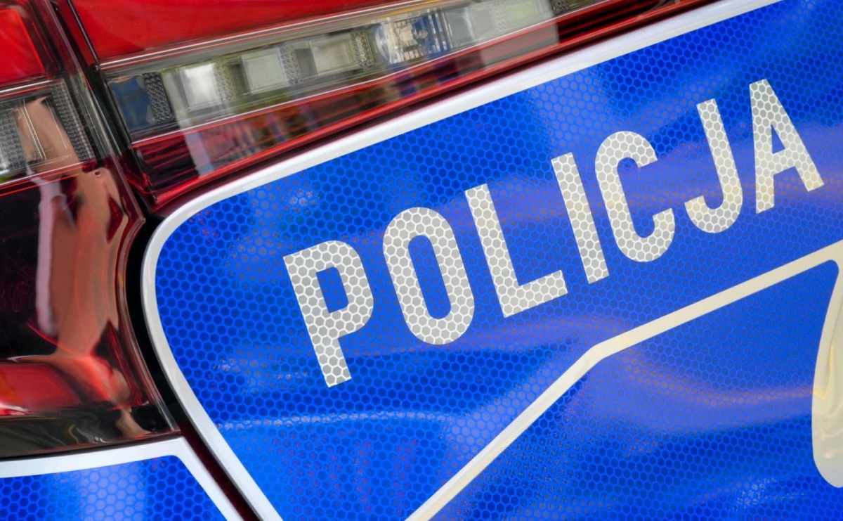 Wynieśli komputer z pracy. Sprawcy kradzieży zatrzymani przez policjantów z Pietrowic Wielkich - Serwis informacyjny z Raciborza - naszraciborz.pl