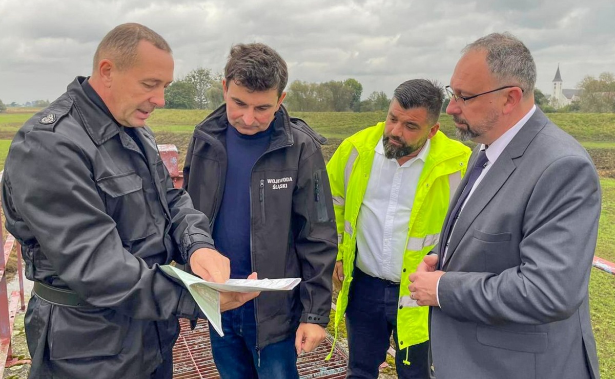 Wojewoda Śląski ocenia inwestycje przeciwpowodziowe w Gminie Kuźnia Raciborska i Gminie Nędza - Serwis informacyjny z Raciborza - naszraciborz.pl