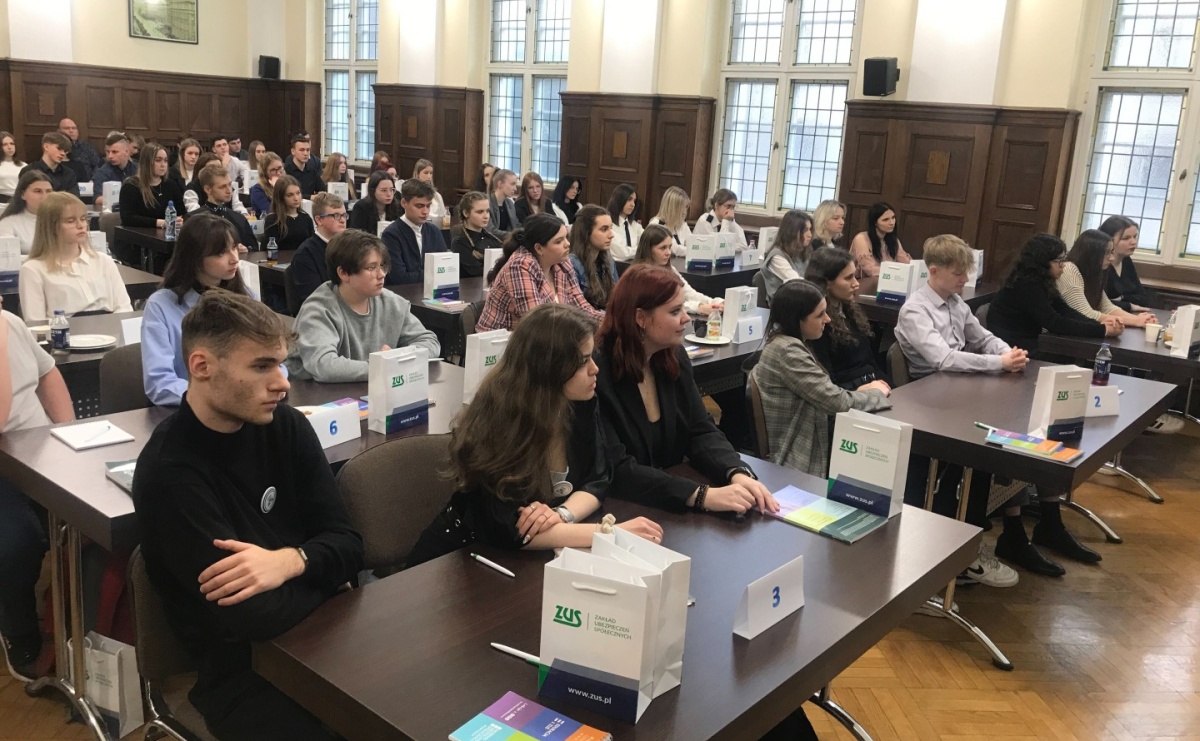 Zdobywaj wiedzę i nagrody – zgłoś szkołę do projektu edukacyjnego ZUS - Serwis informacyjny z Raciborza - naszraciborz.pl