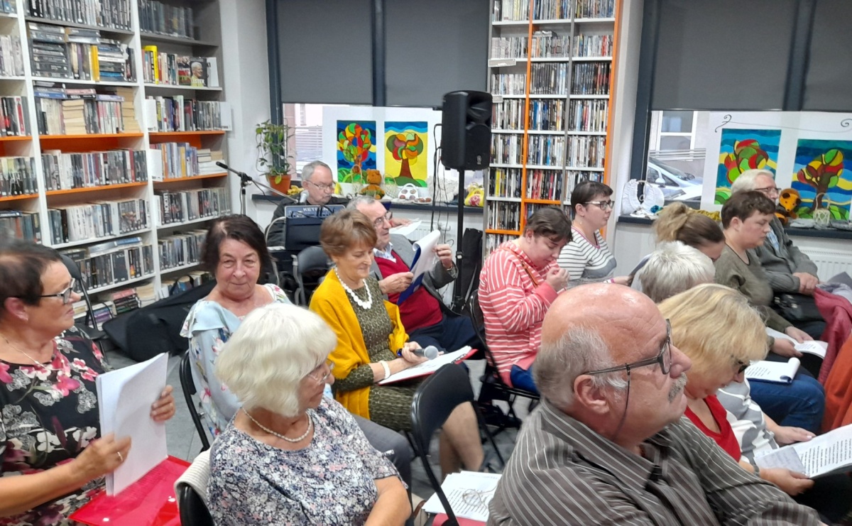 Klub Przyjaciół Biblioteki: spotkanie integracyjne ze stowarzyszeniem Persona - Serwis informacyjny z Raciborza - naszraciborz.pl