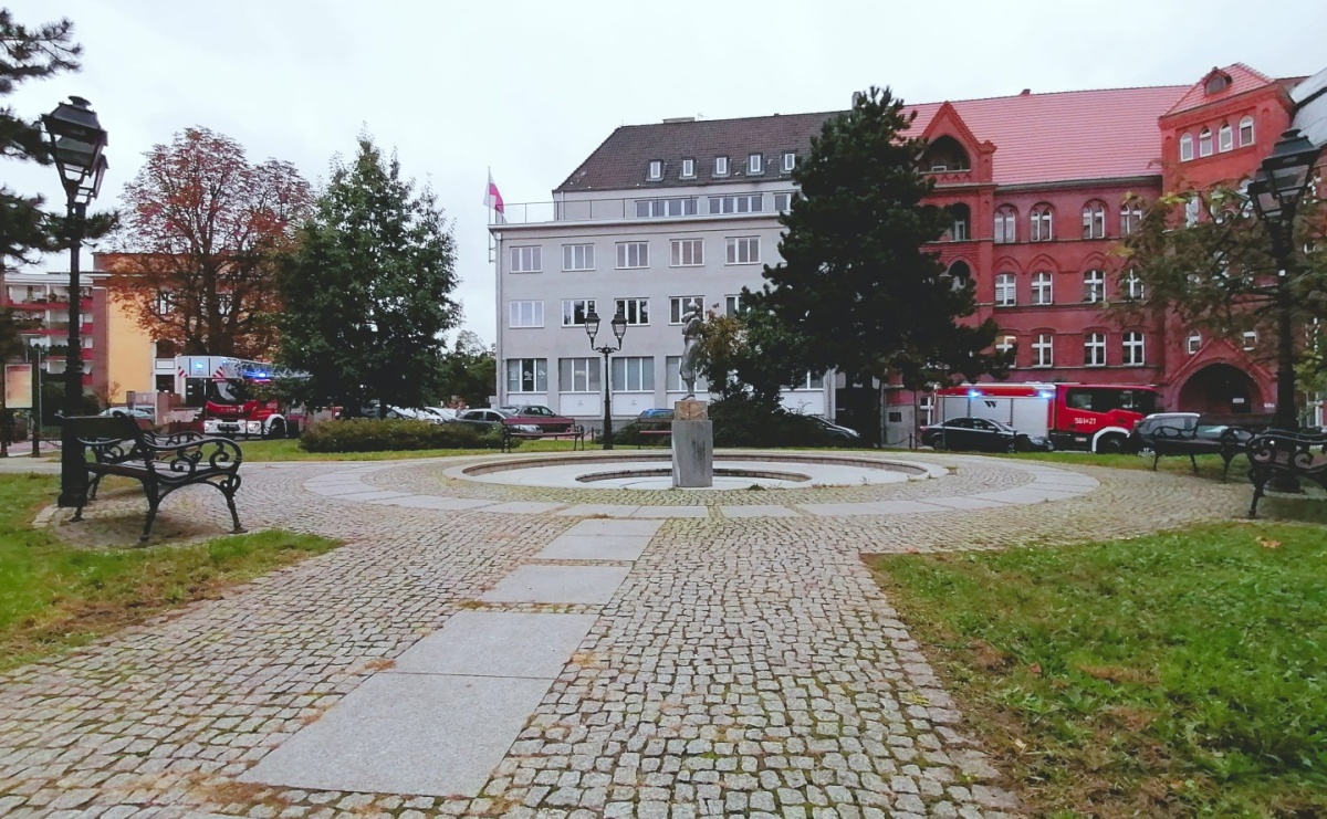 Trzy zastępy w akcji na placu Jagiełły - Serwis informacyjny z Raciborza - naszraciborz.pl