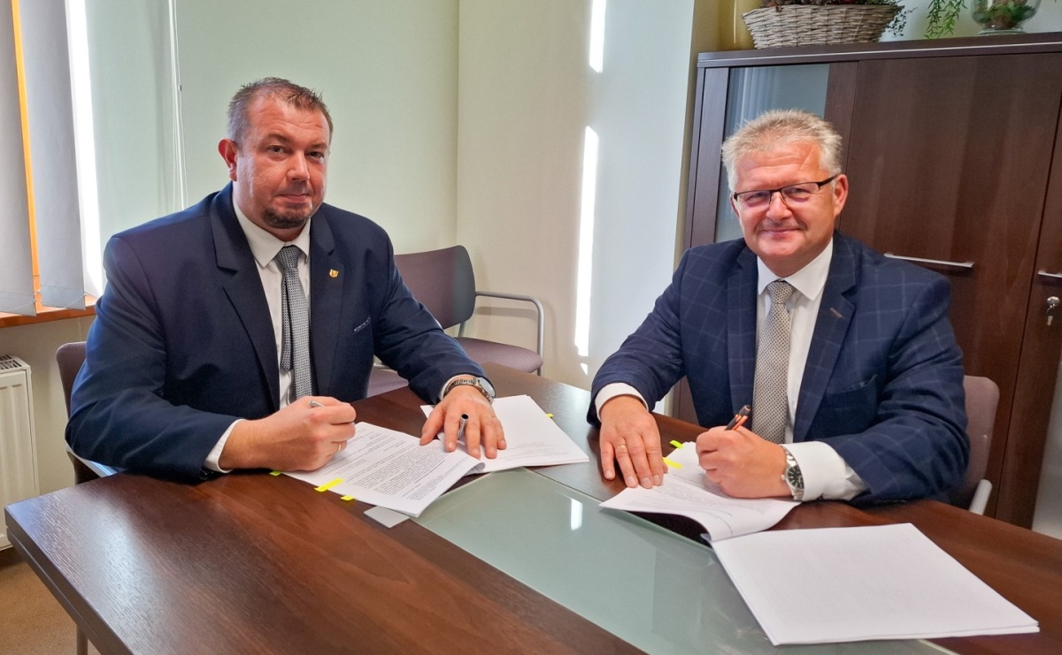 W Starostwie Powiatowym podpisano umowę o wartości blisko 8 mln zł - Serwis informacyjny z Raciborza - naszraciborz.pl