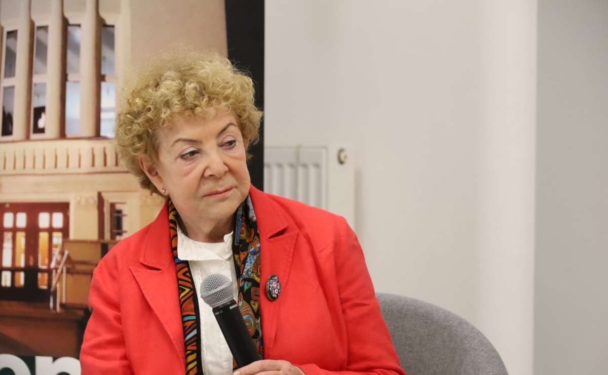 Ja Wam daję pieniądze, wy siedźcie cicho! Krystyna Kurczab-Redlich gościem biblioteki - Serwis informacyjny z Raciborza - naszraciborz.pl