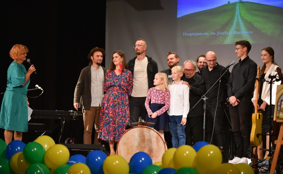 Głosy dla hospicjum: koncert dobroczynny na rzecz Hospicjum św. Józefa w Raciborzu [FOTO i WIDEO] - Serwis informacyjny z Raciborza - naszraciborz.pl
