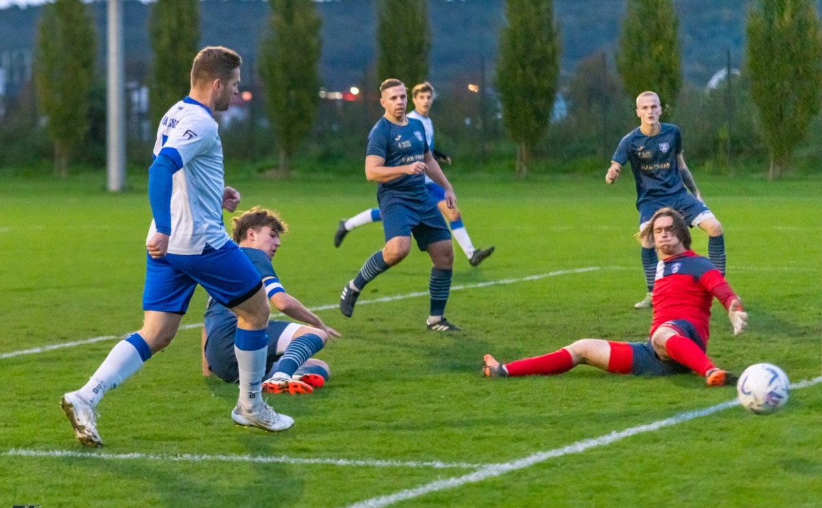 Historyczny wieczór przy Srebrnej. Unia Racibórz triumfuje w świetle reflektorów [FOTO] - Serwis informacyjny z Raciborza - naszraciborz.pl