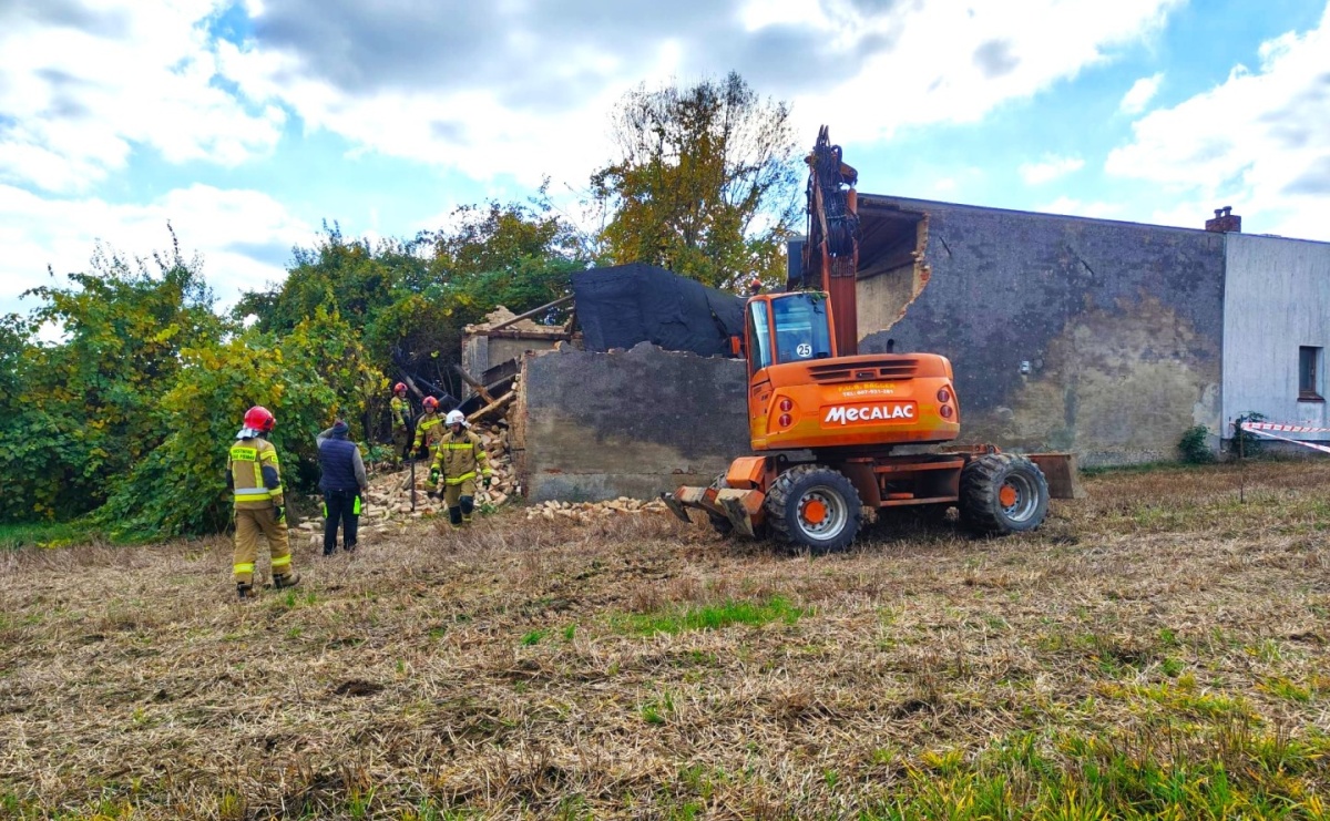 W Krzanowicach zawalił się dach stodoły - Serwis informacyjny z Raciborza - naszraciborz.pl
