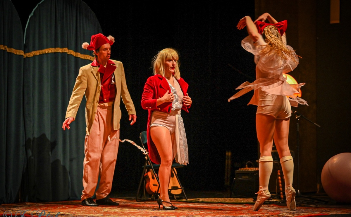 NIE TAK TY – spektakl Kolektywu KEJOS w RCK - Serwis informacyjny z Raciborza - naszraciborz.pl