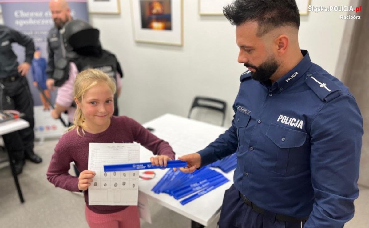 Noc Bibliotek z udziałem raciborskiego stróża prawa - Serwis informacyjny z Raciborza - naszraciborz.pl