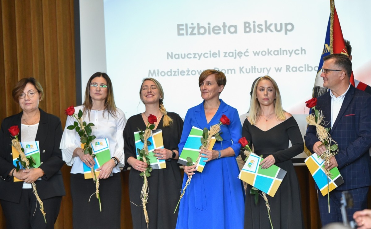 Powiatowy Dzień Edukacji Narodowej w I LO [FOTO] - Serwis informacyjny z Raciborza - naszraciborz.pl