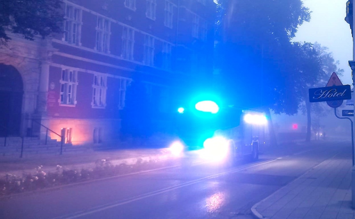 Poranna interwencja przy Wojska Polskiego. W akcji cztery zastępy - Serwis informacyjny z Raciborza - naszraciborz.pl