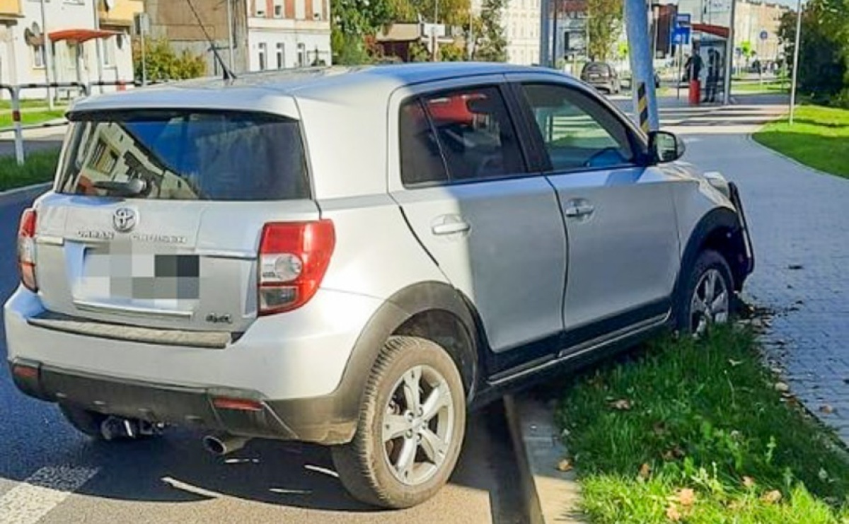 57-latka przesadziła z alkoholem. Podróż zakończyła na latarni - Serwis informacyjny z Raciborza - naszraciborz.pl