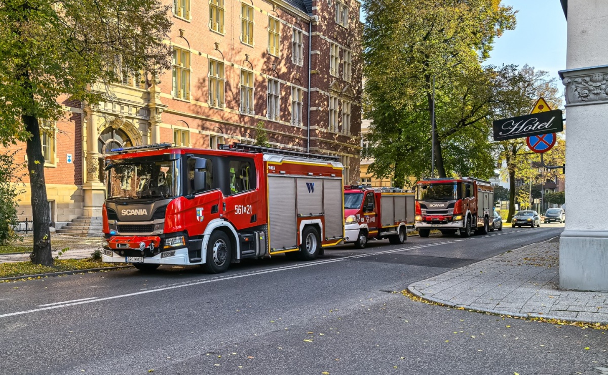 Strażacka akcja na Wojska Polskiego. Nieznana substancja rozpylona w prokuraturze [FOTO] - Serwis informacyjny z Raciborza - naszraciborz.pl