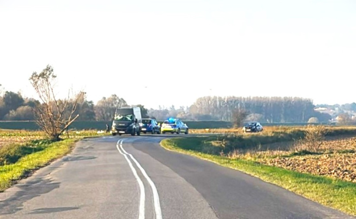 Bus wypadł z jezdni na Ciechowickiej - Serwis informacyjny z Raciborza - naszraciborz.pl