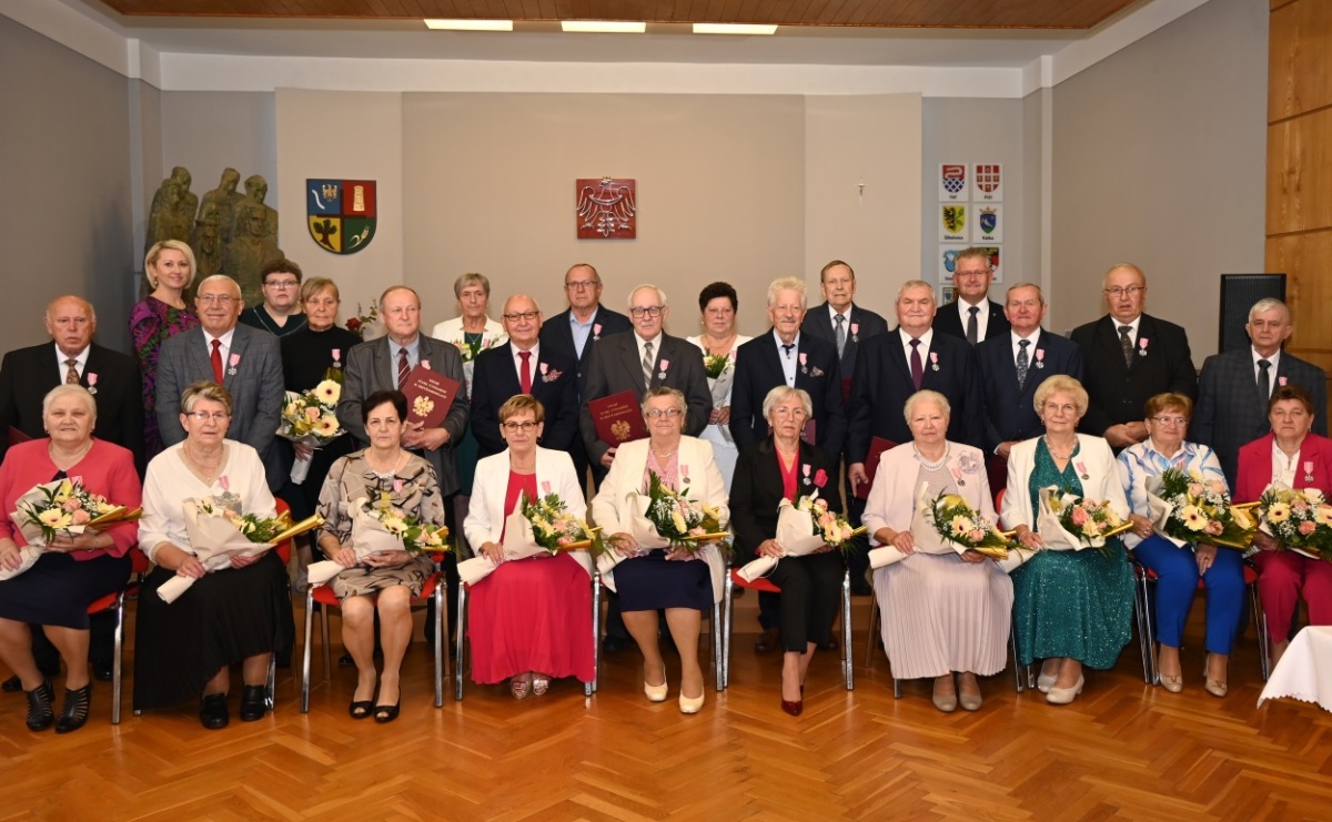 Blisko trzydzieści par świętowało złote gody w Krzyżanowicach - Serwis informacyjny z Raciborza - naszraciborz.pl