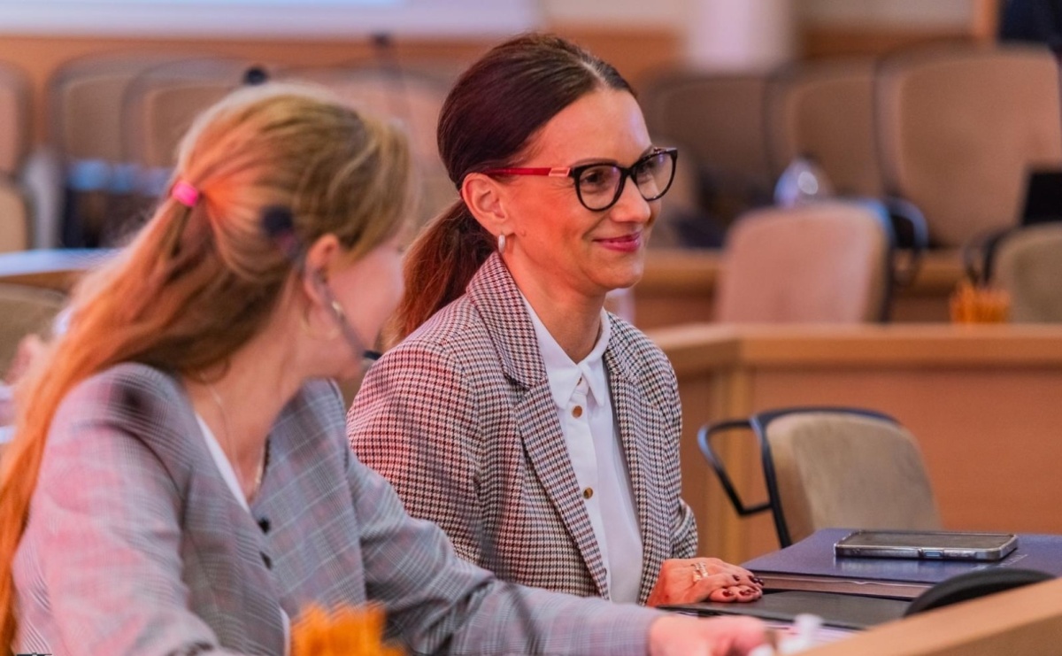 Nie będzie oficjalnego otwarcia dworca. Dyskusja wokół świątecznych iluminacji – migawki z komisji gospodarki Rady Miasta - Serwis informacyjny z Raciborza - naszraciborz.pl