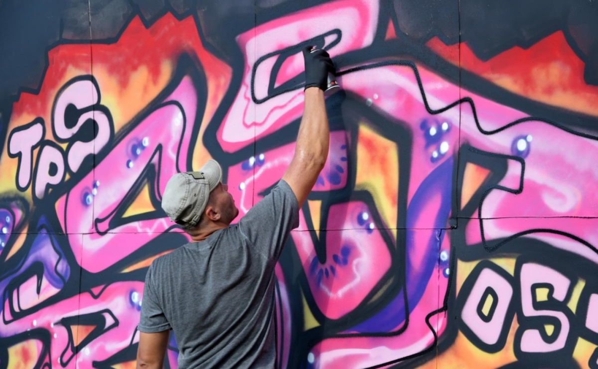 Ściany pełne sztuki: artystyczne malowanie ścian sposobem na ożywienie przestrzeni - Serwis informacyjny z Raciborza - naszraciborz.pl