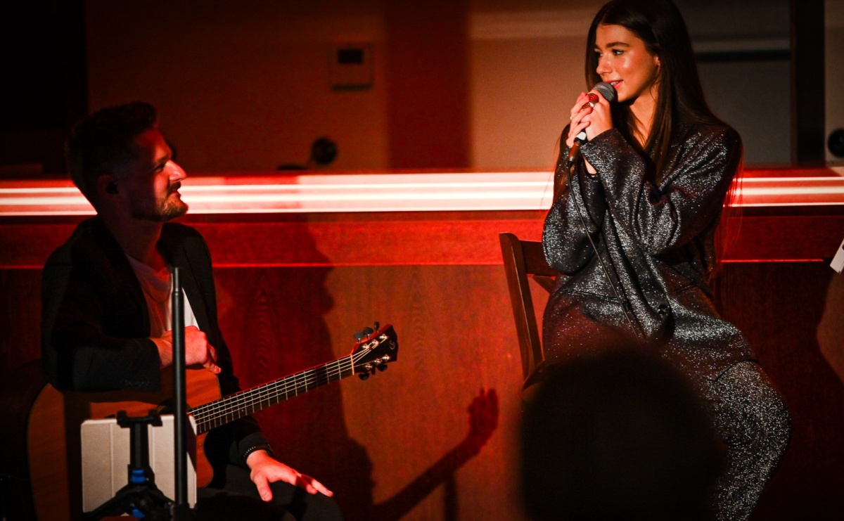 EMI unplugged. Magiczny pierwszy koncert w zamkowej piwnicy [FOTO i WIDEO] - Serwis informacyjny z Raciborza - naszraciborz.pl