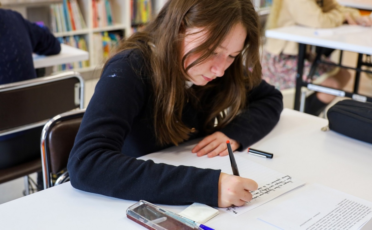 Zostań Mistrzem Kaligrafii – Biblioteka zaprasza uczniów do udziału w konkursie - Serwis informacyjny z Raciborza - naszraciborz.pl