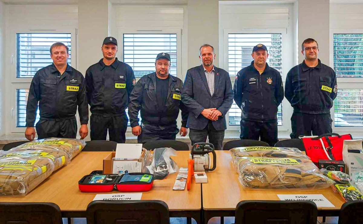 Nowe wyposażenie dla jednostek OSP w Krzanowicach - Serwis informacyjny z Raciborza - naszraciborz.pl