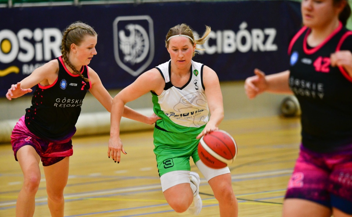 Koszykówka. Cenna wygrana RKK AZS Racibórz [FOTO] - Serwis informacyjny z Raciborza - naszraciborz.pl