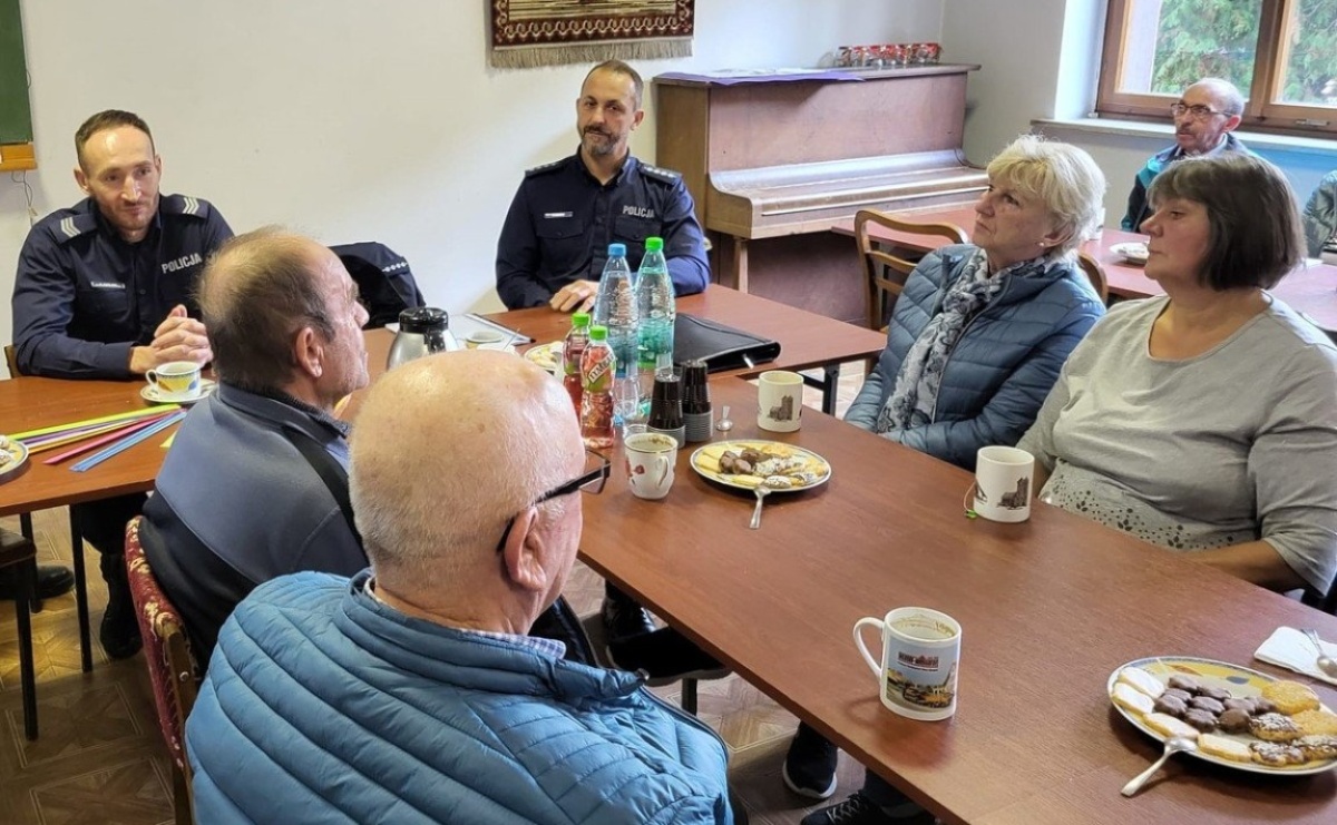 Policyjna debata z seniorami w Markowicach - Serwis informacyjny z Raciborza - naszraciborz.pl