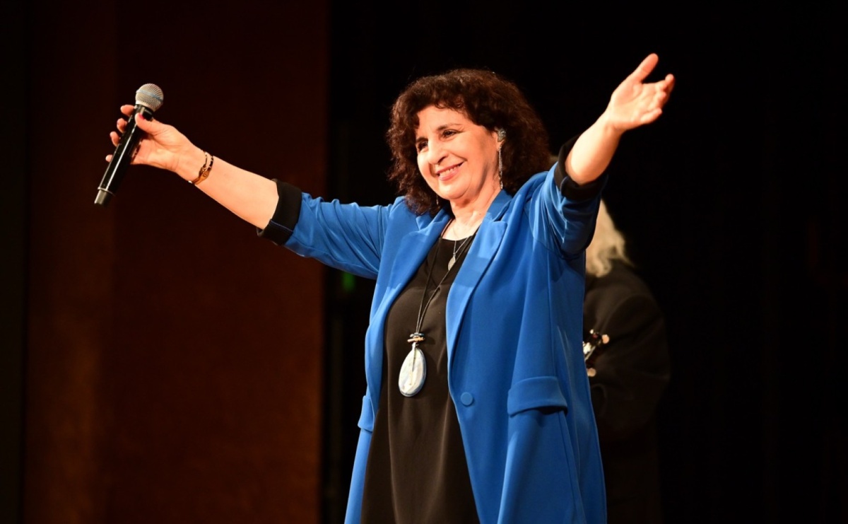 Eleni świętuje 45-lecie kariery – koncert w Raciborzu pełen wzruszeń i największych przebojów - Serwis informacyjny z Raciborza - naszraciborz.pl