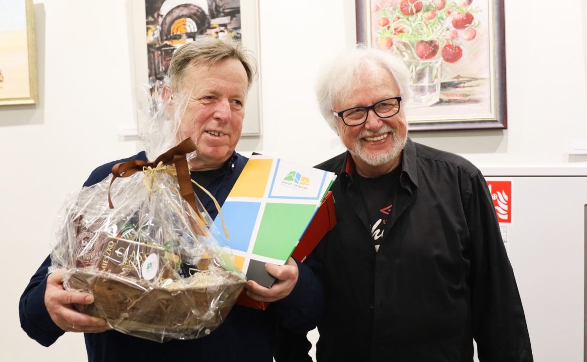 Różne warianty sztuki. Piotr Wieder pokazał swoje prace w książnicy - Serwis informacyjny z Raciborza - naszraciborz.pl