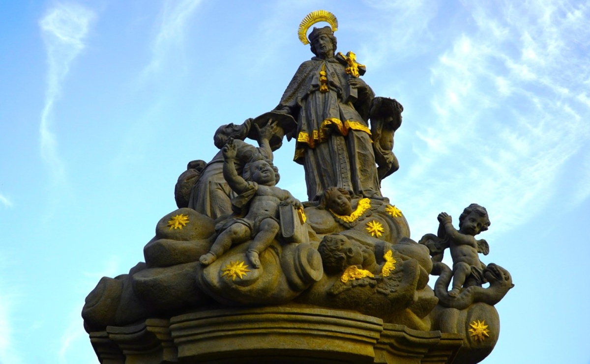 Zakończyły się prace konserwatorskie figury św. Jana Nepomucena - Serwis informacyjny z Raciborza - naszraciborz.pl