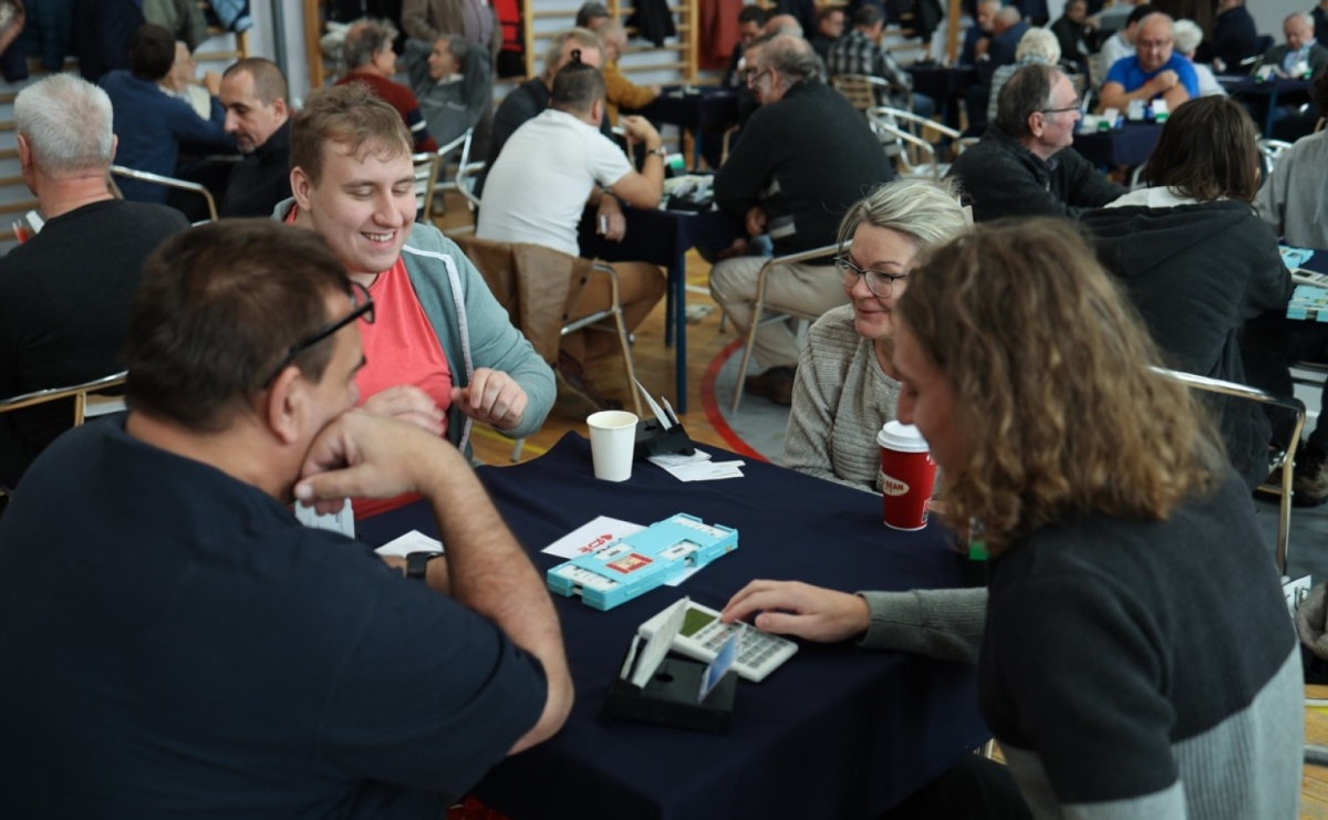 Brydżyści na Święto Niepodległości. X Turniej Pamięci E. Olbrota i L. Przygody - Serwis informacyjny z Raciborza - naszraciborz.pl