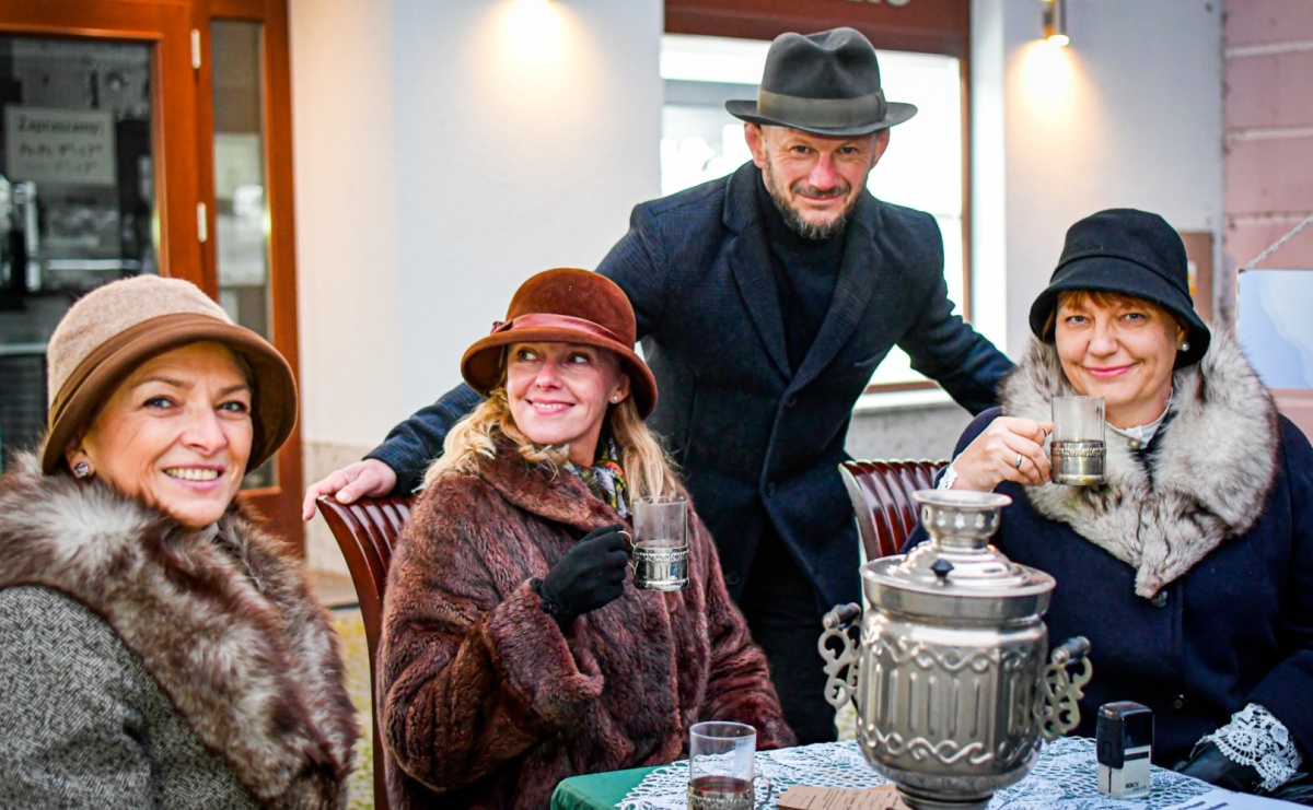 Piknik Niepodległa na raciborskim rynku zgromadził tłumy mieszkańców - Serwis informacyjny z Raciborza - naszraciborz.pl