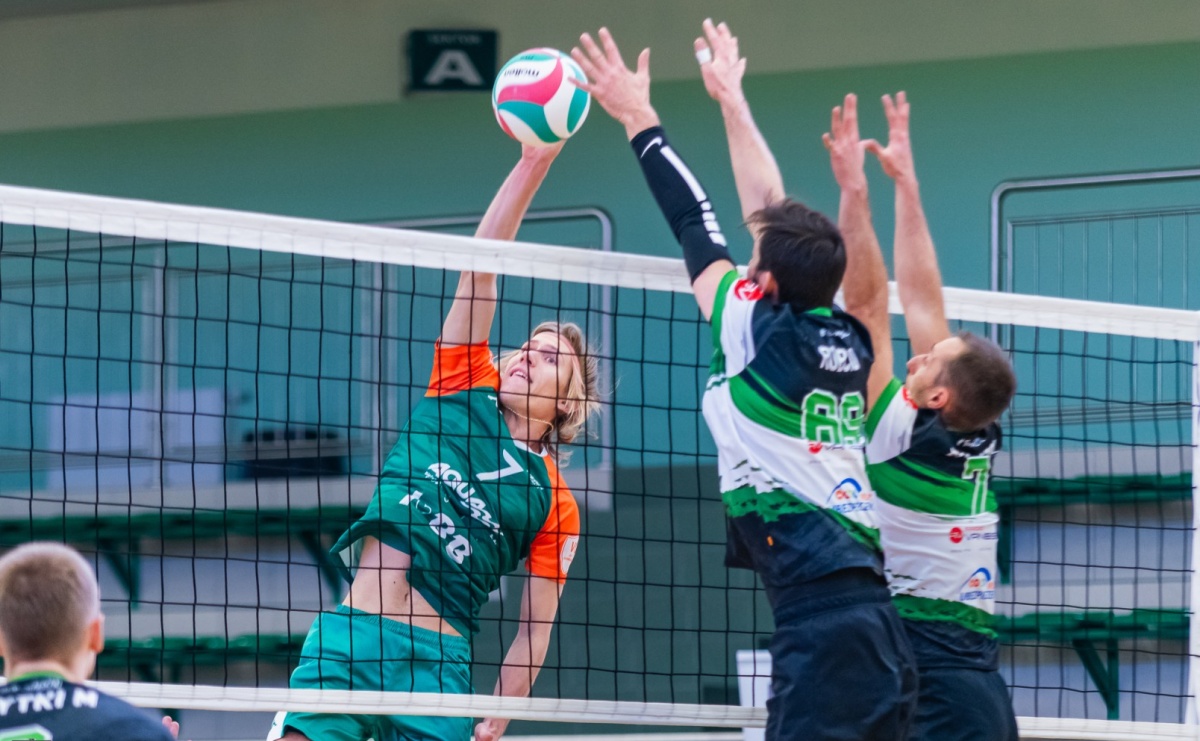 Pewna wygrana KS Racibórz dała fotel lidera [FOTO i WIDEO] - Serwis informacyjny z Raciborza - naszraciborz.pl