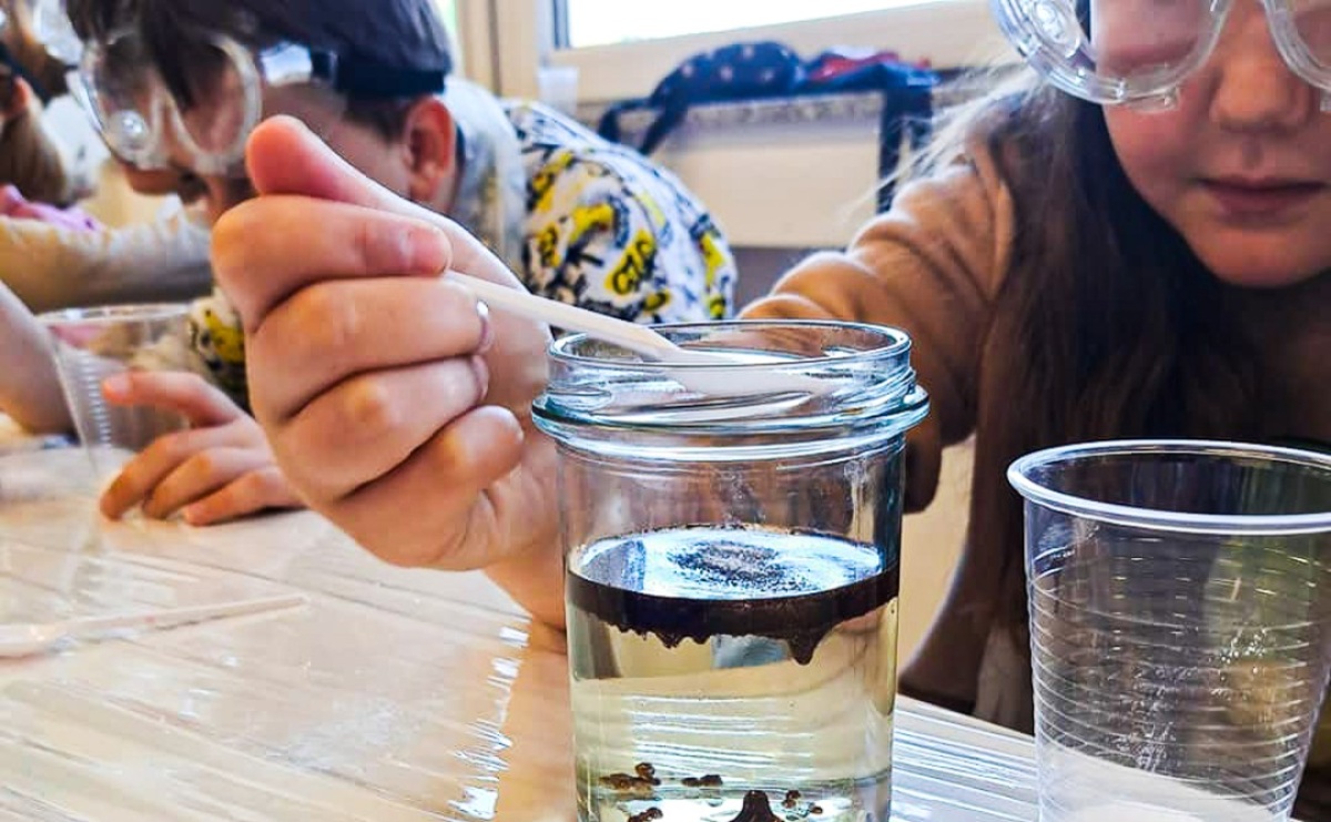 Strefa Odkrywania Wyobraźni i Aktywności zaprasza na warsztaty familijne Co kryje ziemia? - Serwis informacyjny z Raciborza - naszraciborz.pl