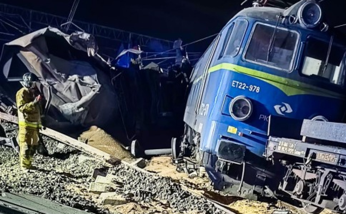 Zderzenie pociągów towarowych w Kuźni Raciborskiej [FOTO i WIDEO] - Serwis informacyjny z Raciborza - naszraciborz.pl