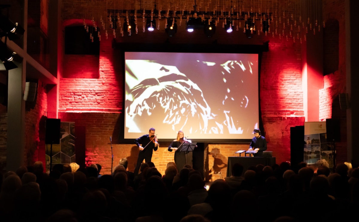 Wieczór przy Świecach z zespołem SIDORxS-AGE w tworkowskim zamku - Serwis informacyjny z Raciborza - naszraciborz.pl