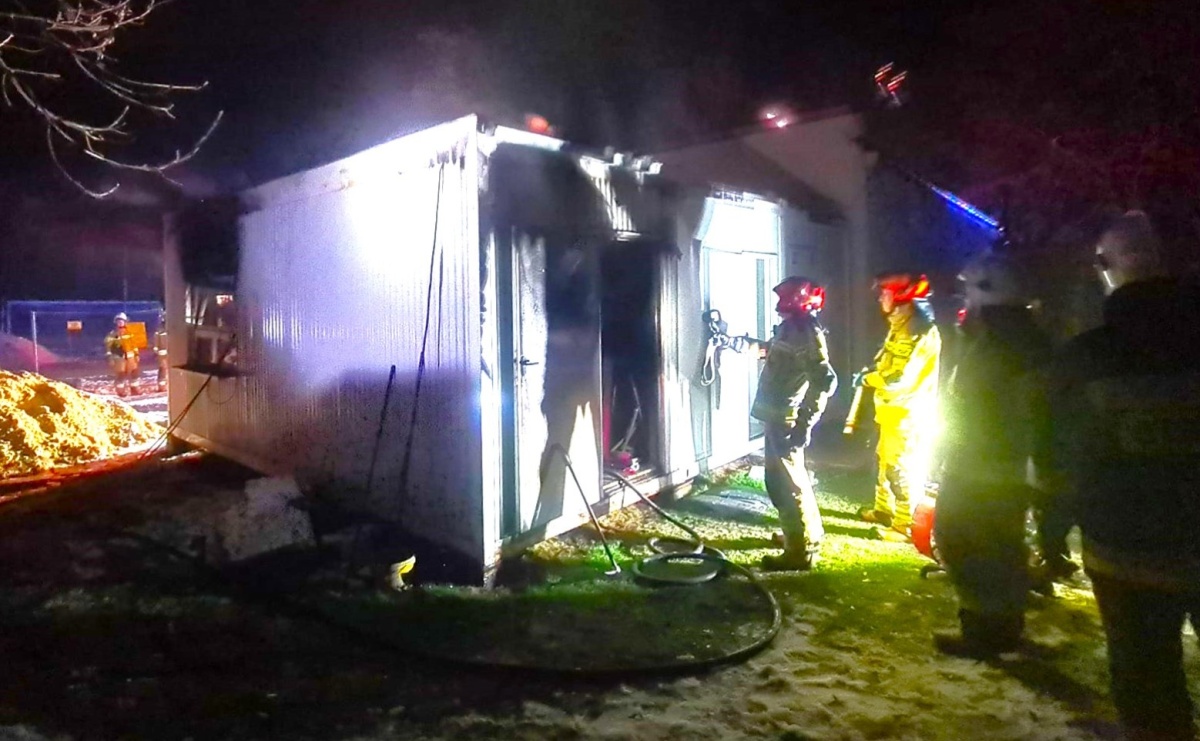 Nocny pożar na boisku w Borucinie - Serwis informacyjny z Raciborza - naszraciborz.pl